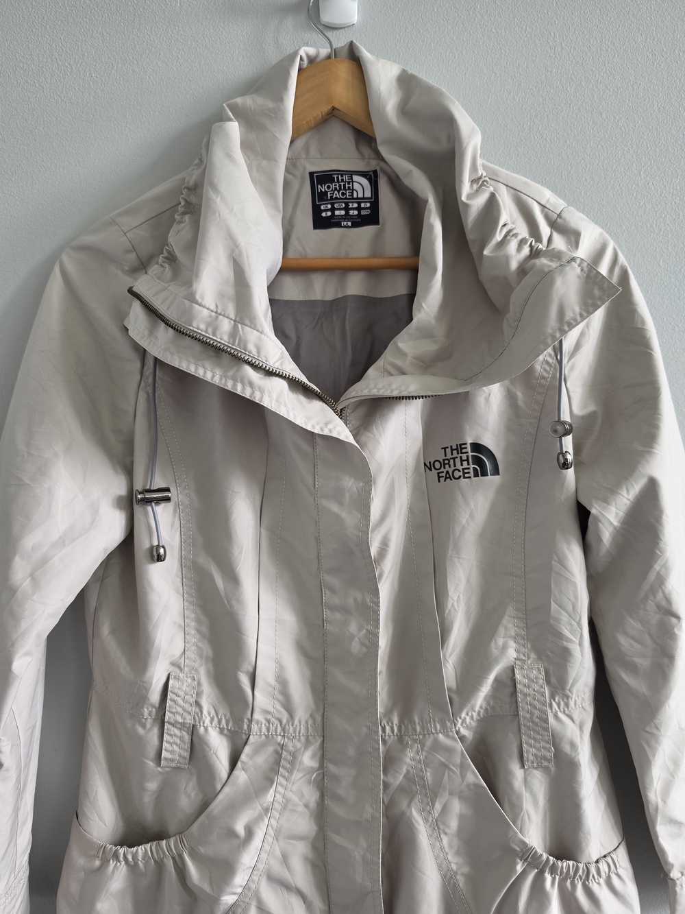 The North Face Womens L Beige Lightweight Hooded Rain Coat Jacket